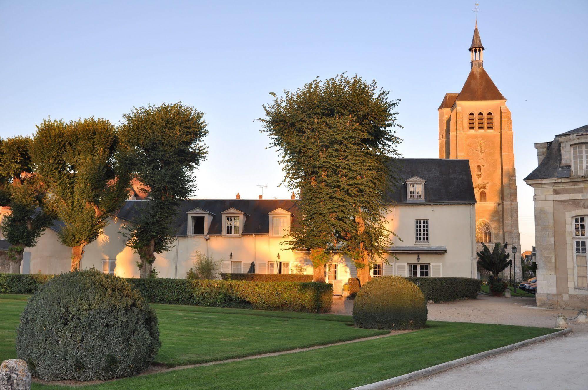 Hotel La Capitainerie Châteauneuf-sur-Loire Exterior foto